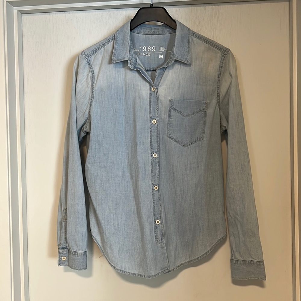 Gap denim button up shirt